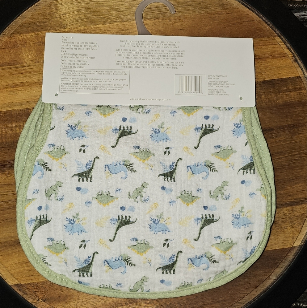 Baby NWT Dinosaur Bundle - Bin, Robe, Toy, Burp Cloths And Blankets - Picture 10 of 13